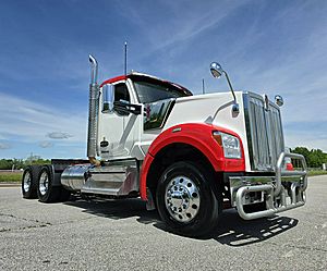 2022 Kenworth W990 - Day Cab