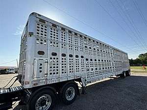 2012 EBY BULL RIDE - Livestock Trailer