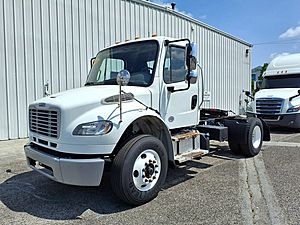 2018 Freightliner M2 106