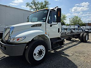 2019 International DuraStar 4300 - Box Van