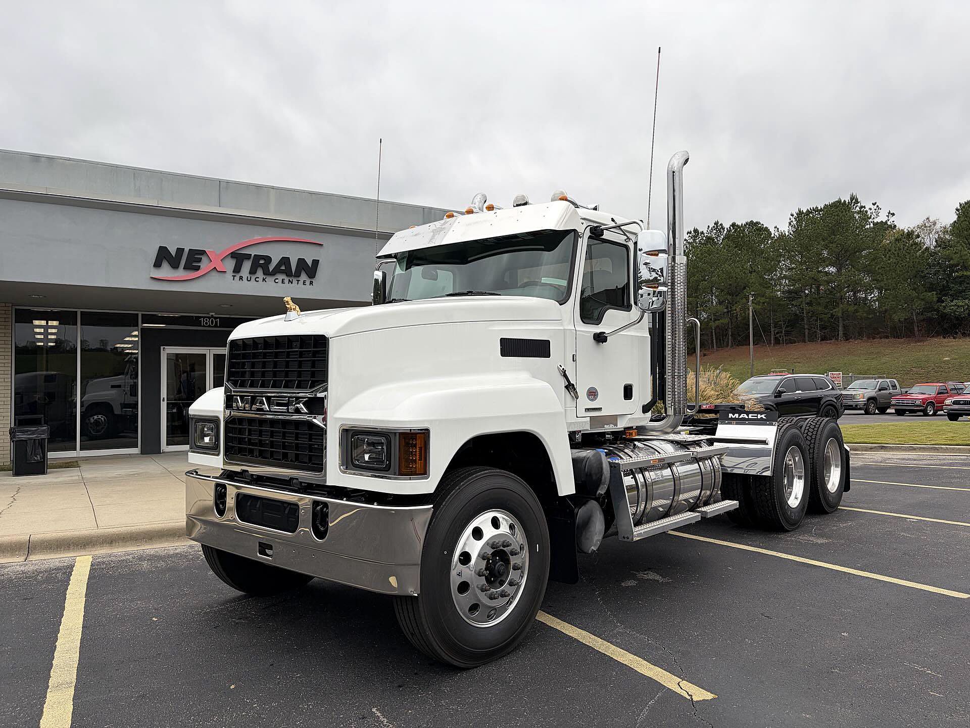 2026-mack-pi64t.1.jpg