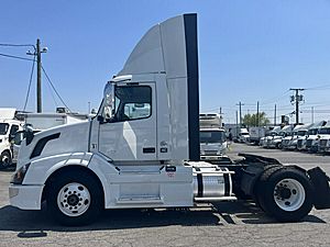 2017 Volvo VNL - Day Cab