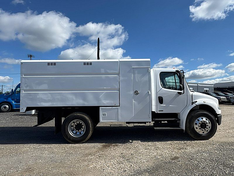 2011 Freightliner M2