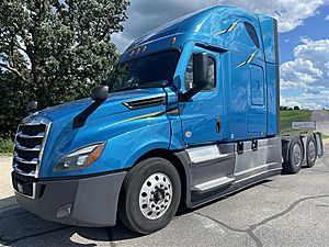2022 Freightliner Cascadia - Sleeper Truck