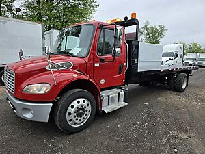 2018 Freightliner M2 106