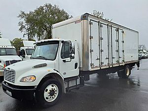 2018 Freightliner M2 106 - Box Van