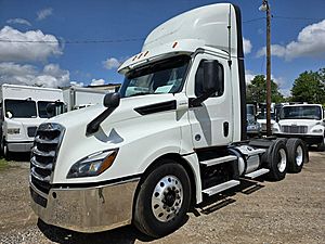 2019 Freightliner Cascadia - Day Cab