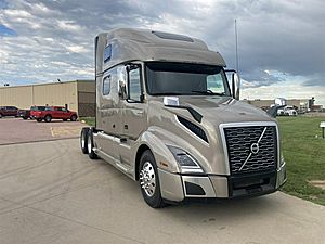 2020 Volvo VN - Sleeper Truck