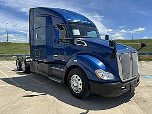 2021 Kenworth T680 - Sleeper Truck