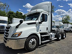 2019 Freightliner Cascadia - Day Cab