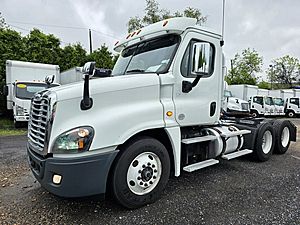 2019 Freightliner Cascadia 125 - Day Cab