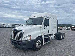 2019 Freightliner Cascadia 125 - Sleeper Truck