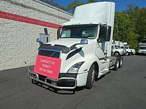 2019 Volvo VNL64T-300