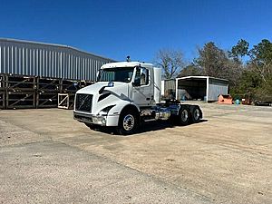 2026 Volvo VNR64T300 - Day Cab