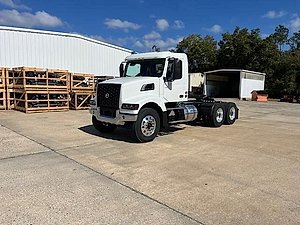 2025 Volvo VHD64FT300 - Day Cab