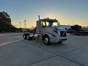 2026 Volvo VNR64T300 - Day Cab