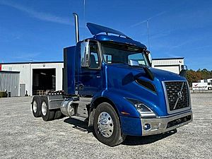 2025 Volvo VNR64T300 - Day Cab