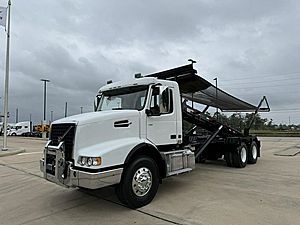 2019 Volvo VHD64B300 - Roll-Off