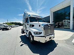 2022 Western Star 4900EX - Sleeper Truck