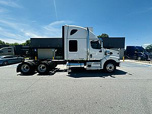2022 Western Star 4900EX - Sleeper Truck