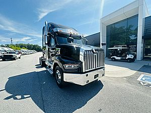 2022 Western Star 4900EX - Sleeper Truck