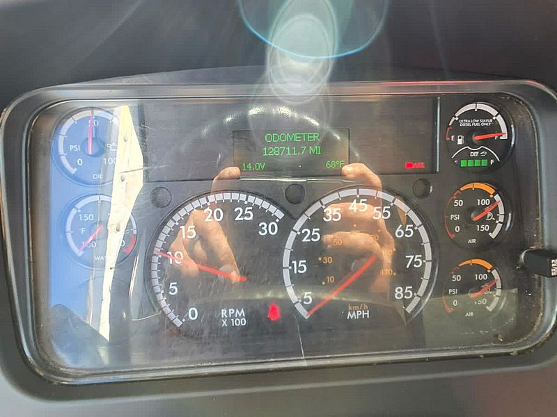 2019 Freightliner M2 106