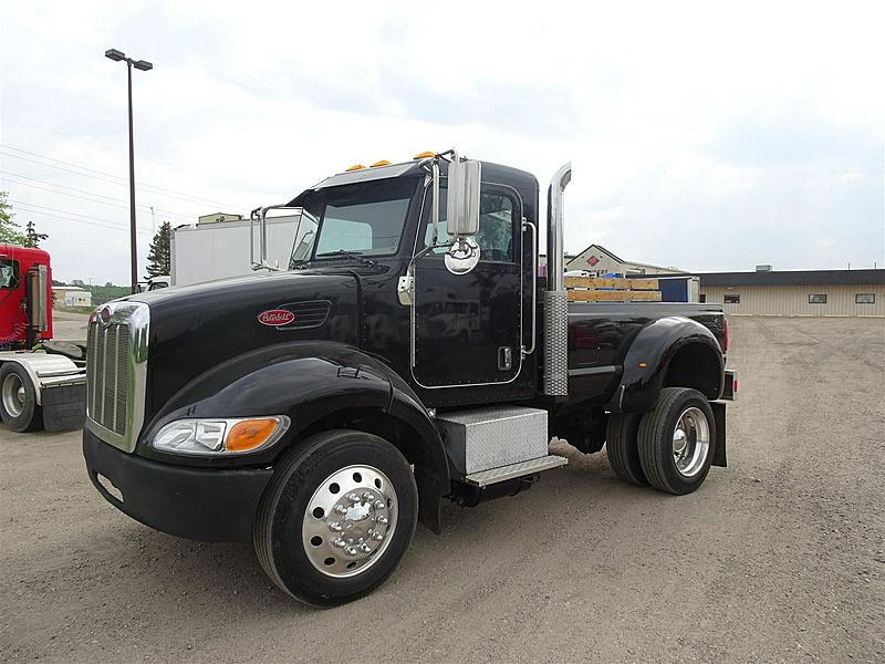 2009 Peterbilt 330