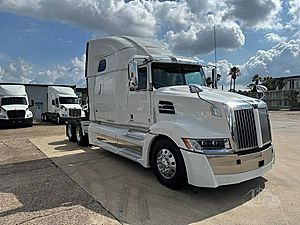 2021 Western Star 5700XE - Sleeper Truck