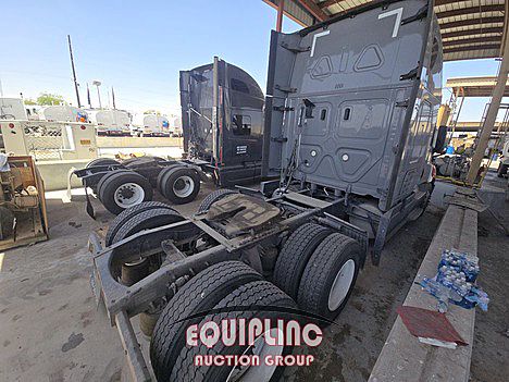 2020 Freightliner CASCADIA