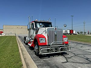 2022 Kenworth W990 - Day Cab