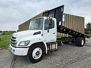 2020 Hino 268 - Flatbed Dump