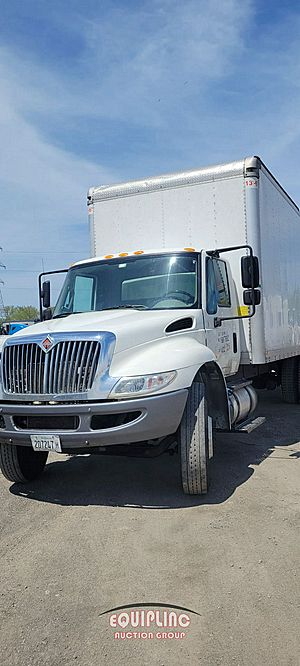 2018 International DuraStar 4300 - Box Van
