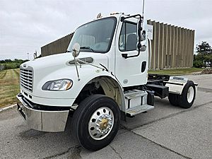 2013 Freightliner M2 - Day Cab
