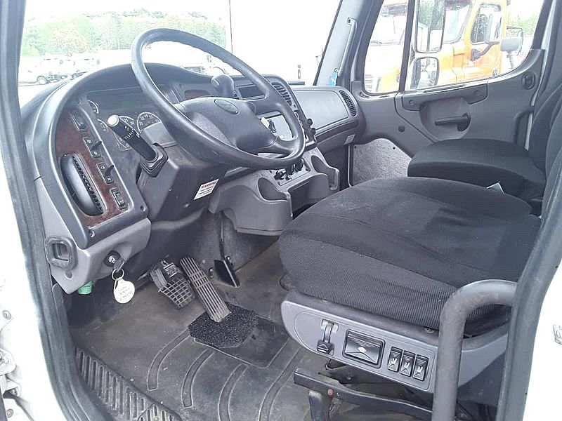 2019 Freightliner M2 106