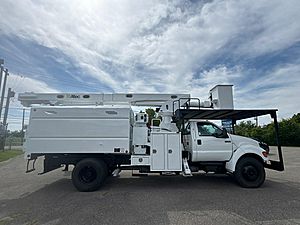 2013 Ford F750 - Bucket Truck