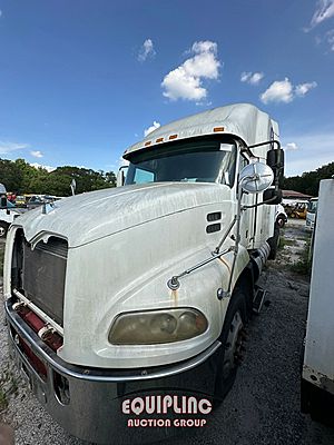 2014 Mack Pinnacle - Sleeper Truck