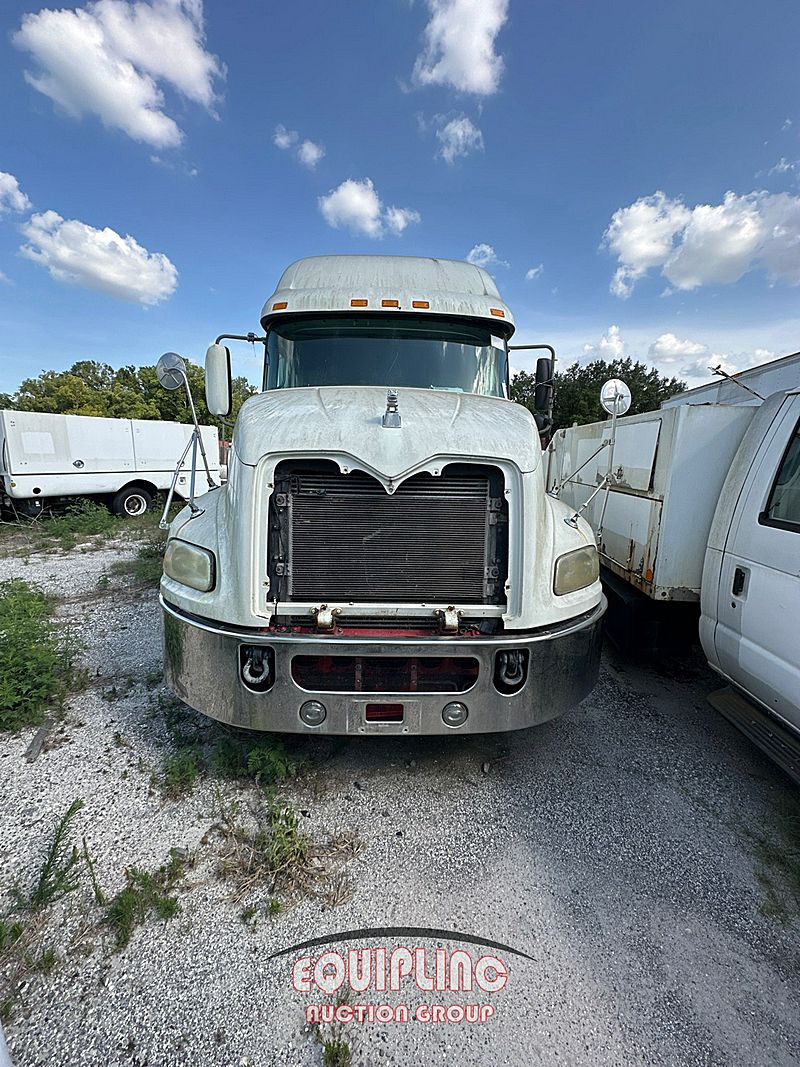 2014 Mack Pinnacle
