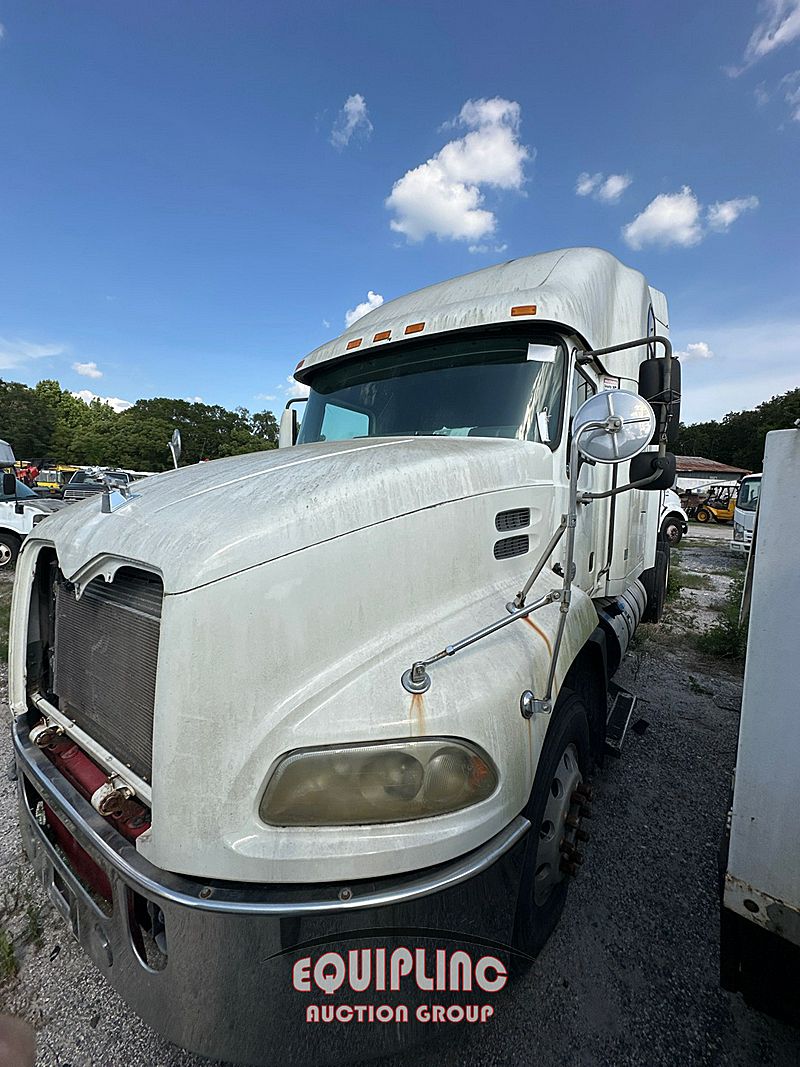 2014 Mack Pinnacle