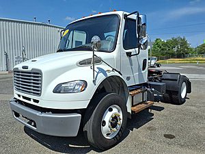 2018 Freightliner M2 106 - Cargo Van