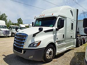 2019 Freightliner Cascadia - Sleeper Truck
