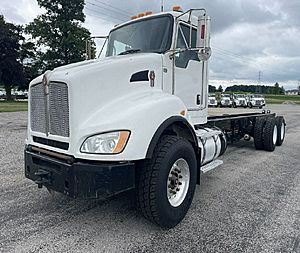 2014 Kenworth T440 - Cab & Chassis