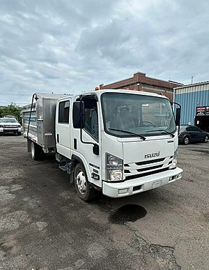 2022 Isuzu NRR DC - Dump Truck