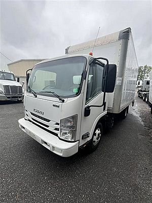 2019 Isuzu NPR HD