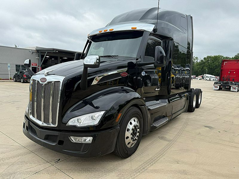 2022 Peterbilt 579