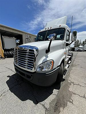 2016 Freightliner Cascadia 125 - Day Cab