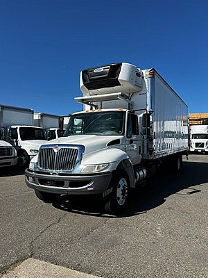 2018 International DuraStar 4300 - Refrigerated Van