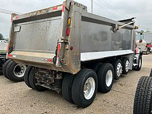 2018 Mack Granite GU800 - Dump Truck
