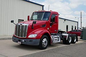 2017 Peterbilt 579 - Day Cab
