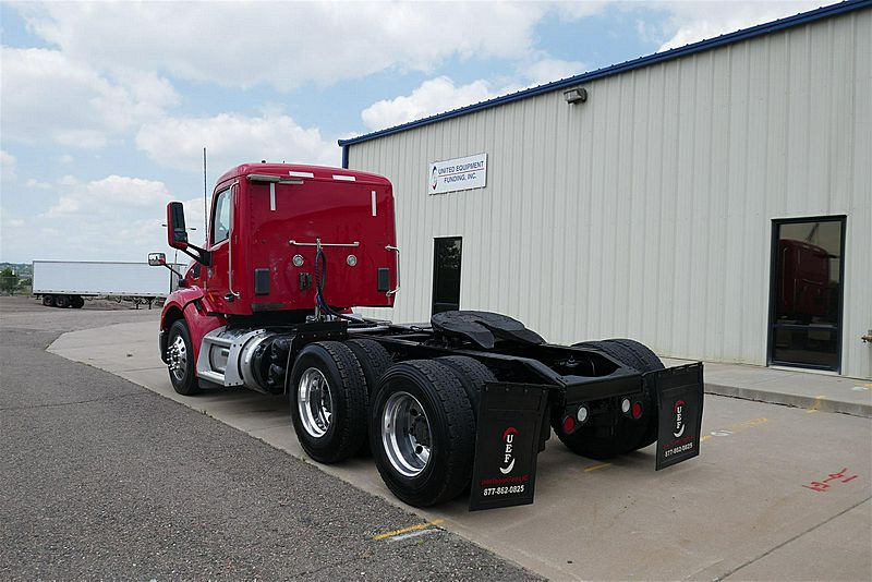 2017 Peterbilt 579