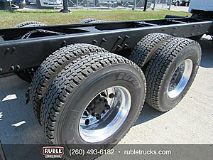 2013 Mack GU813